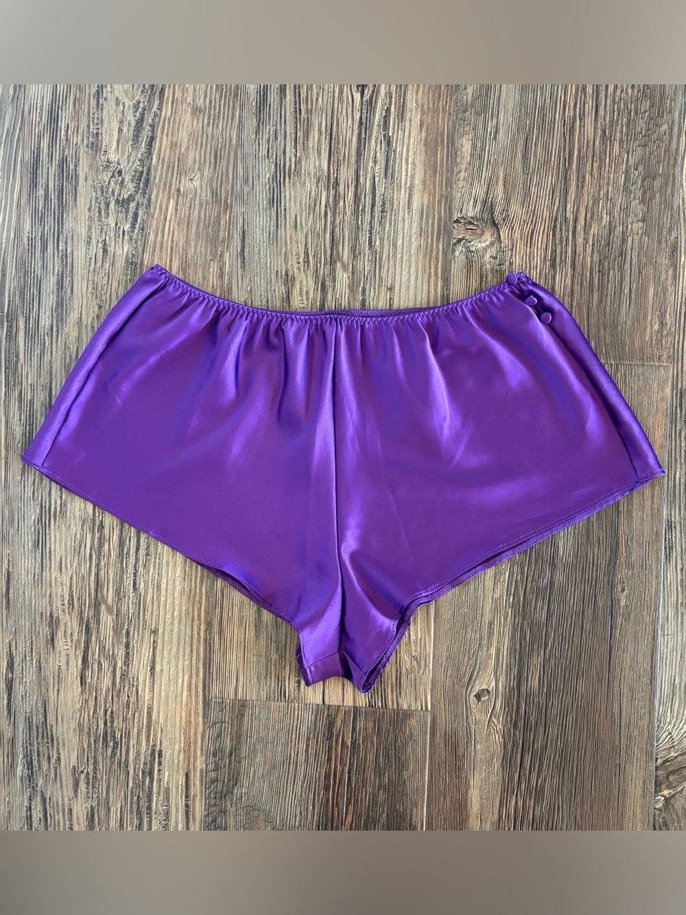 Victoria’s Secret Pajama Lounge Shorts Small Purple Elastic Waist Accent Buttons